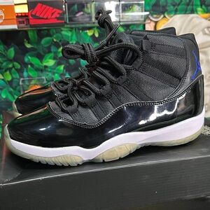 Jordan 11 Retro Space Jam Size 8M/9.5W